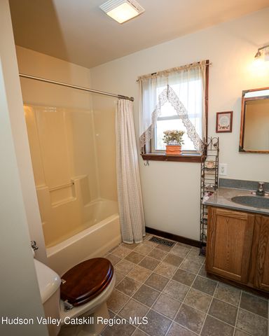 60 John Shults Road, Saugerties, NY 12477