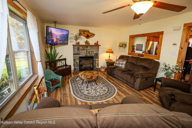 60 John Shults Road, Saugerties, NY 12477