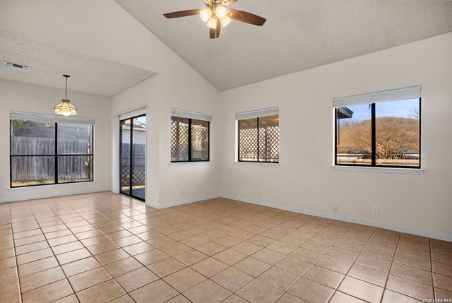 5891 Spring Grn, San Antonio, TX 78247