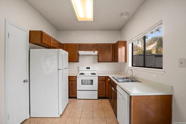 5891 Spring Grn, San Antonio, TX 78247