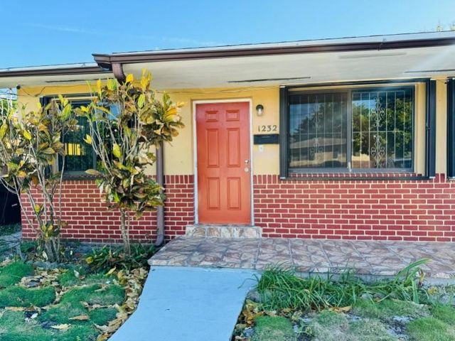 1230 NE 136th Terrace, North Miami, FL 33161