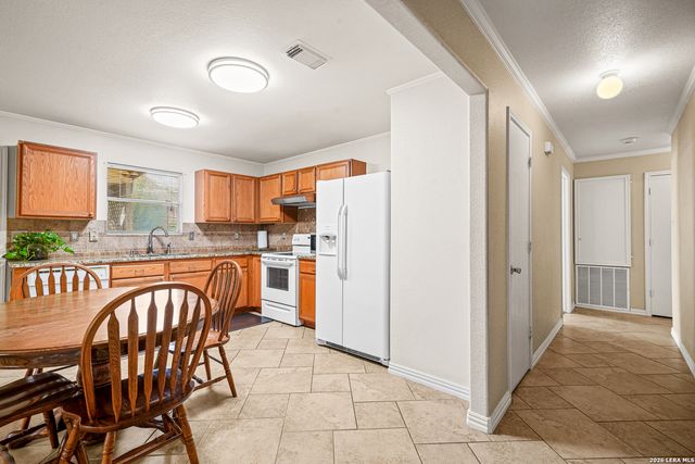 9302 Laurens, San Antonio, TX 78250