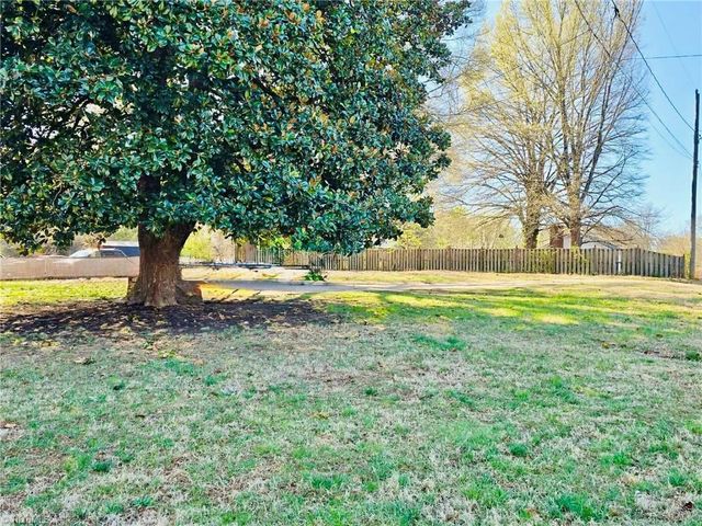 1500 Lees Chapel Road, Greensboro, NC 27405