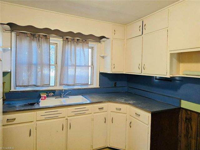 1500 Lees Chapel Road, Greensboro, NC 27405