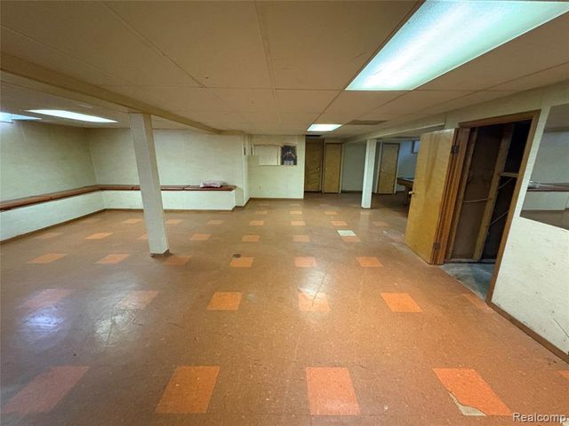 23131 Beverly Street, Oak Park, MI 48237