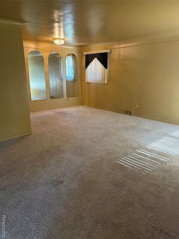 23131 Beverly Street, Oak Park, MI 48237