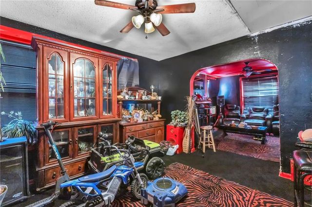 4010 Chestnut Avenue, Kansas City, MO 64131