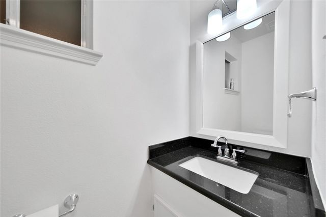 9411 Roos Road, Houston, TX 77036