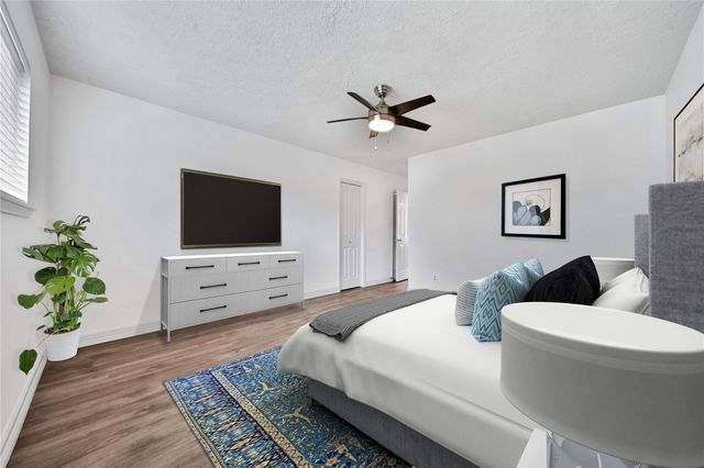 9411 Roos Road, Houston, TX 77036