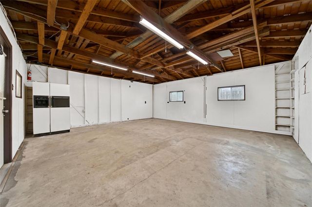 9411 Roos Road, Houston, TX 77036