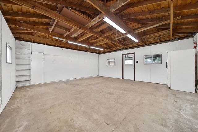 9411 Roos Road, Houston, TX 77036