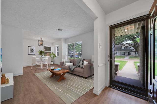 9411 Roos Road, Houston, TX 77036