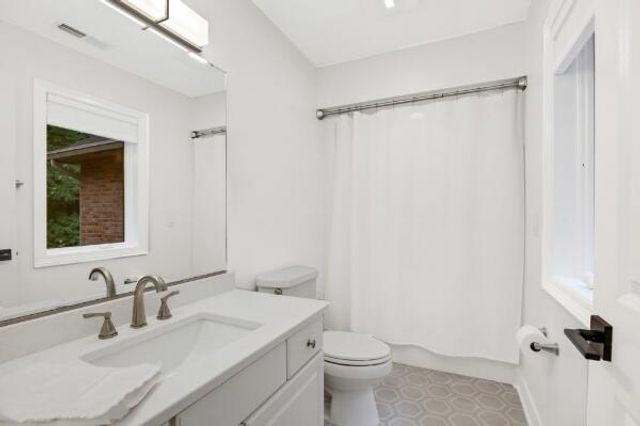 566 N 90 E, Valparaiso, IN 46383