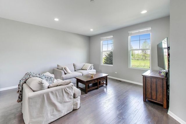 3545 Mulligan Drive, Woodridge, IL 60517