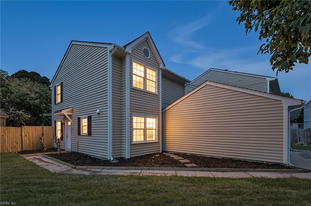 10 Warwick CIR, Chesapeake, VA 23320