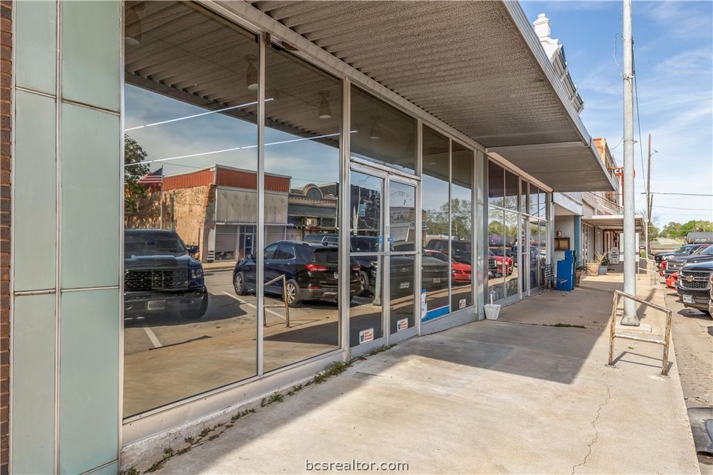 118 West Fourth, Hearne, TX 77859 — photo 2