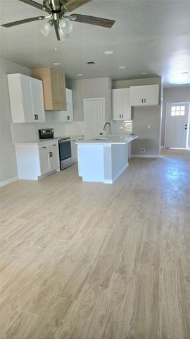 3710 Harmony Lane, Bacliff, TX 77518