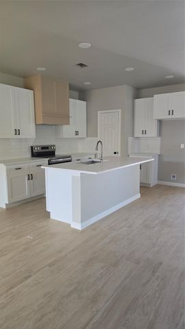 3710 Harmony Lane, Bacliff, TX 77518