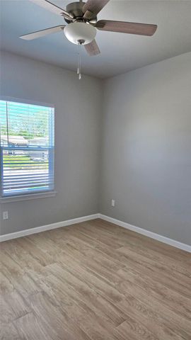 3710 Harmony Lane, Bacliff, TX 77518