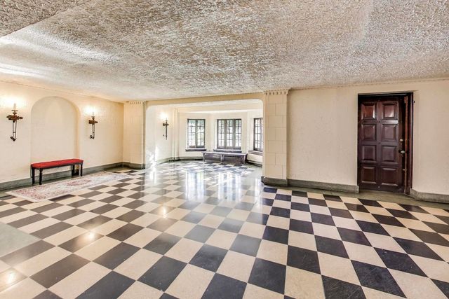 6850 S South Shore Drive 2N, Chicago, IL 60649