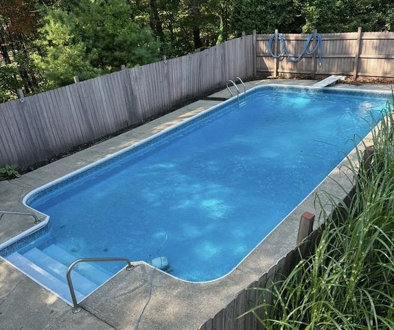 31 Greany Dr, Grafton, MA 01536