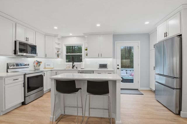 31 Greany Dr, Grafton, MA 01536