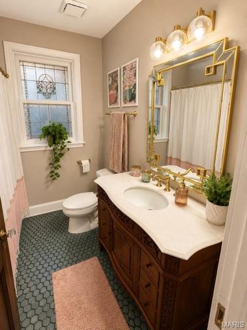 6309 Clayton Road, St Louis, MO 63117