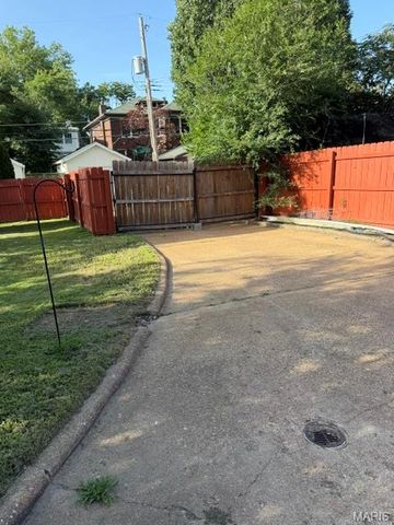 6309 Clayton Road, St Louis, MO 63117