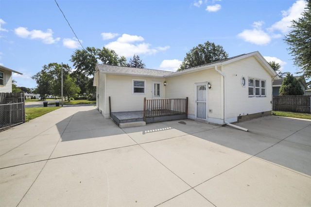 2348 Pioneer Drive, Beloit, WI 53511
