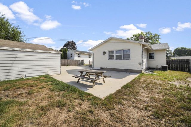 2348 Pioneer Drive, Beloit, WI 53511