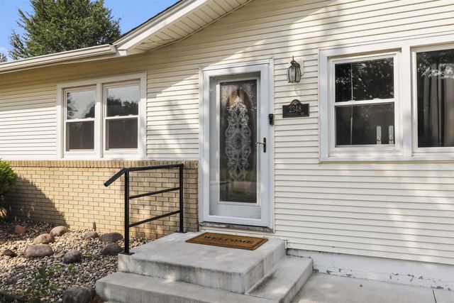 2348 Pioneer Drive, Beloit, WI 53511