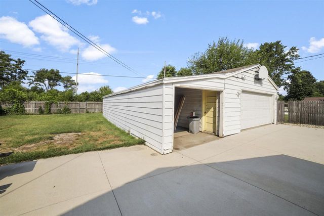 2348 Pioneer Drive, Beloit, WI 53511