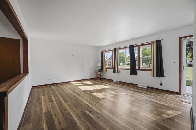 2348 Pioneer Drive, Beloit, WI 53511