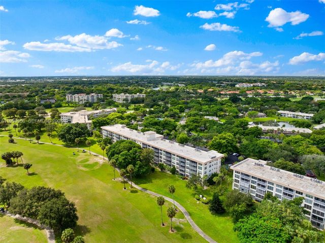 3850 Oaks Clubhouse Dr 504, Pompano Beach, FL 33069