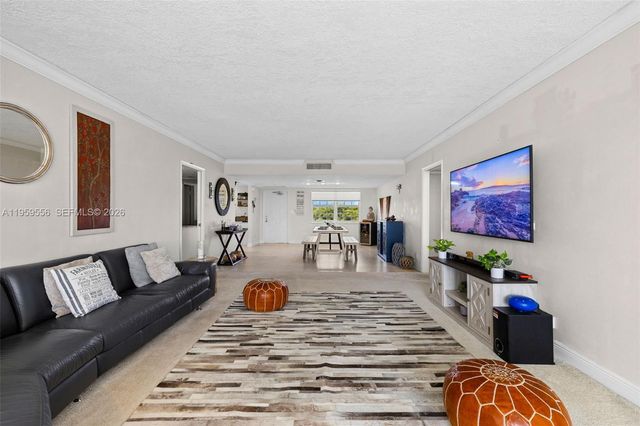 3850 Oaks Clubhouse Dr 504, Pompano Beach, FL 33069