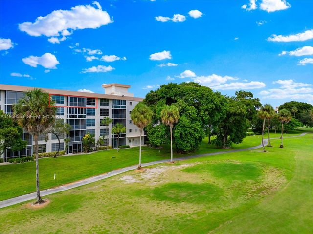 3850 Oaks Clubhouse Dr 504, Pompano Beach, FL 33069