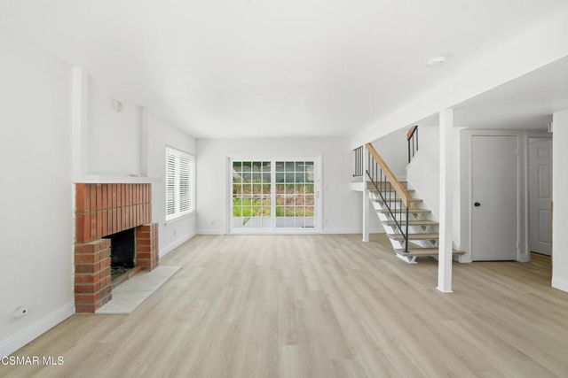 2183 E Chesterton Street, Simi Valley, CA 93065