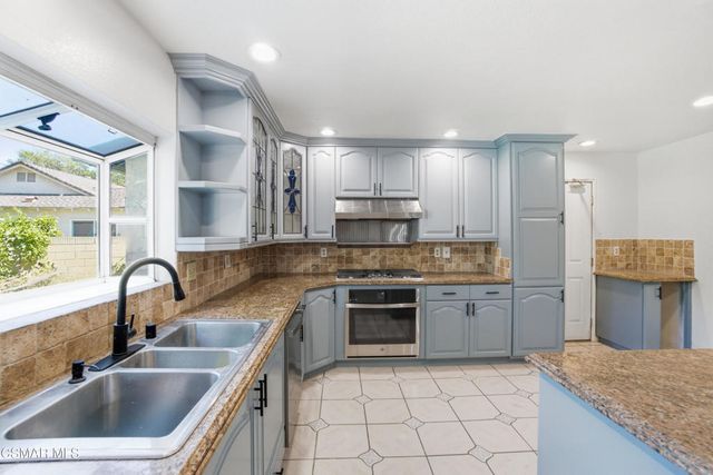 2183 E Chesterton Street, Simi Valley, CA 93065