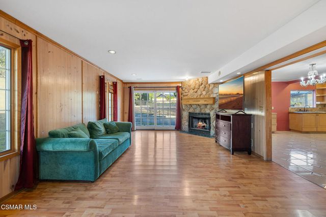 2183 E Chesterton Street, Simi Valley, CA 93065