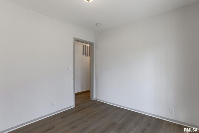 4320 NW SCENIC Drive, Peoria, IL 61615