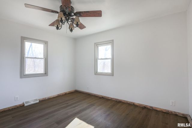 4320 NW SCENIC Drive, Peoria, IL 61615