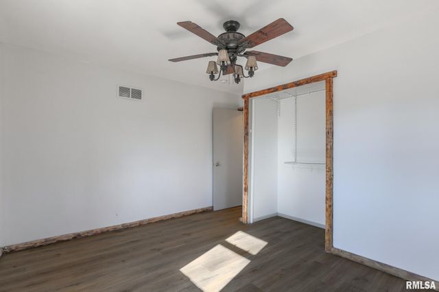 4320 NW SCENIC Drive, Peoria, IL 61615