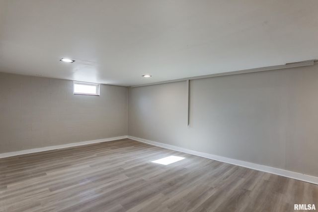 4320 NW SCENIC Drive, Peoria, IL 61615