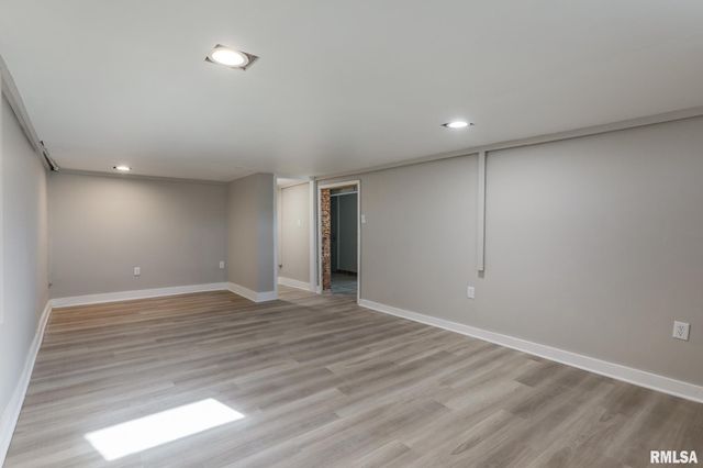 4320 NW SCENIC Drive, Peoria, IL 61615