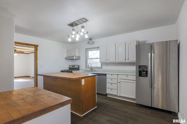 4320 NW SCENIC Drive, Peoria, IL 61615