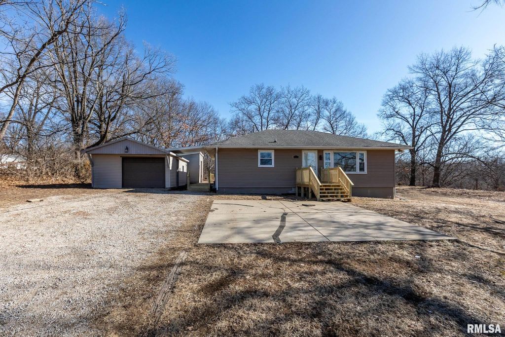 4320 NW SCENIC Drive, Peoria, IL 61615