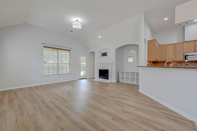 3322 E Cedar Hollow Drive, Pearland, TX 77584