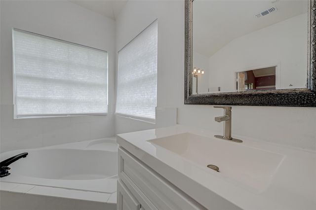 3322 E Cedar Hollow Drive, Pearland, TX 77584