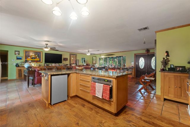 3260 Lakeview Drive, Pompano Beach, FL 33062