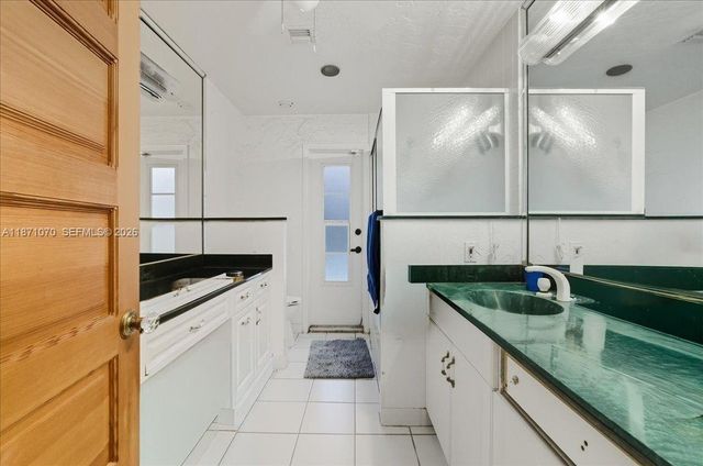 3260 Lakeview Drive, Pompano Beach, FL 33062